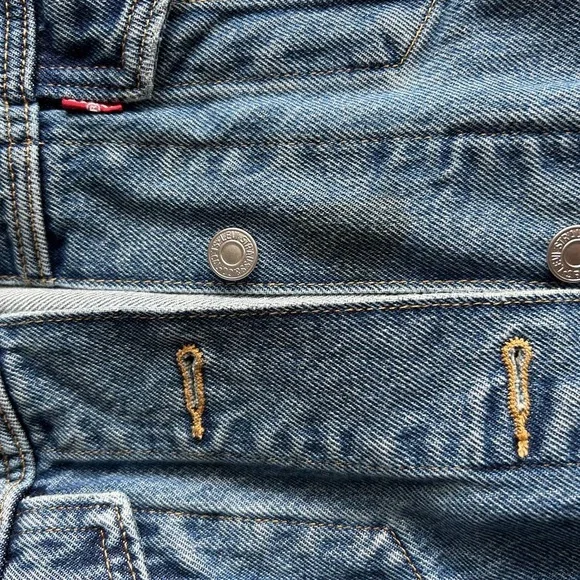 Levi's Classic Blue Denim Jacket - Picture 2 of 5